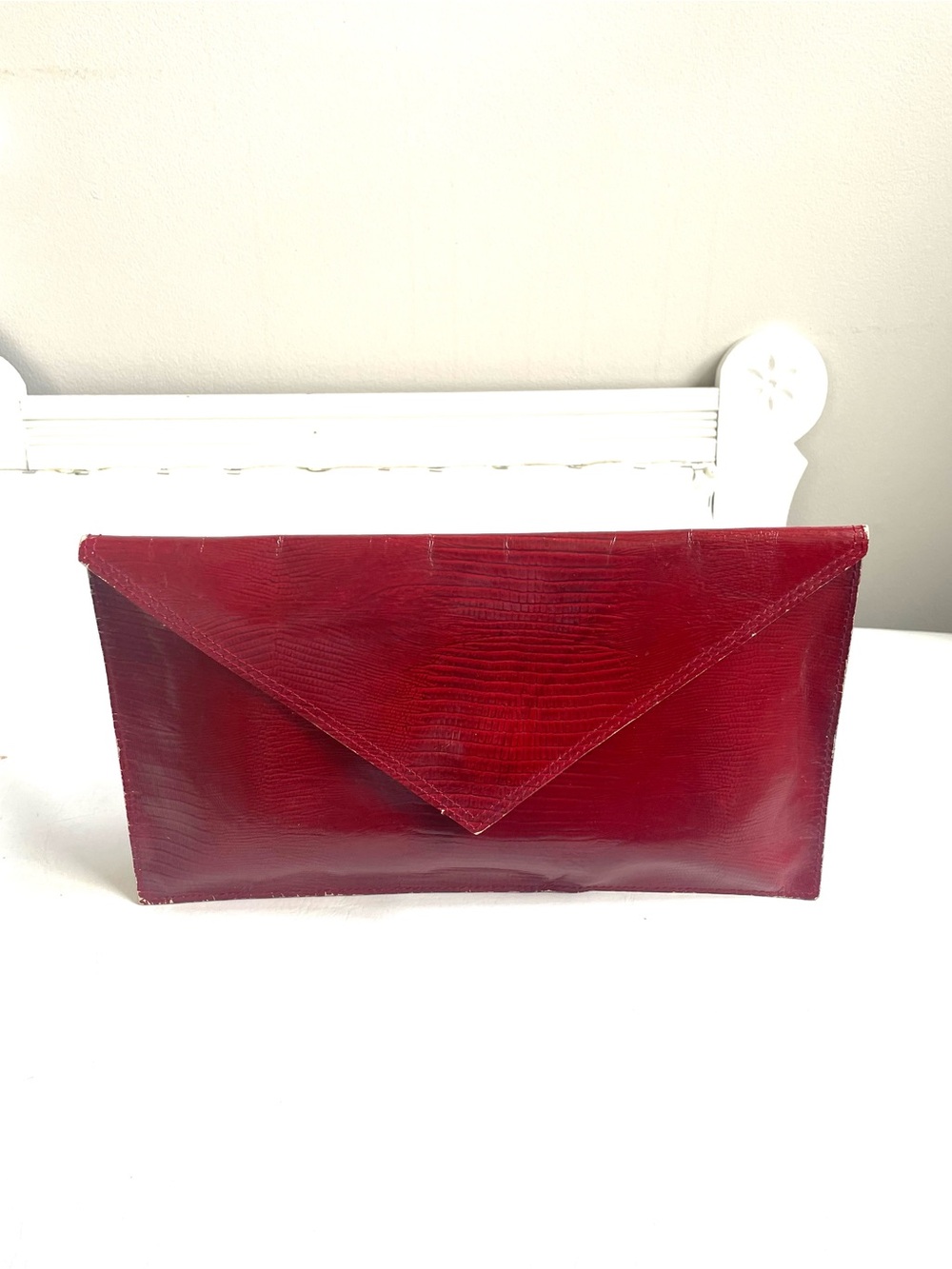 VINTAGE JACARANDA RED LEATHER REPTILE ENVELOPE CLUTCH SNAP SINGLE FLAP BAG